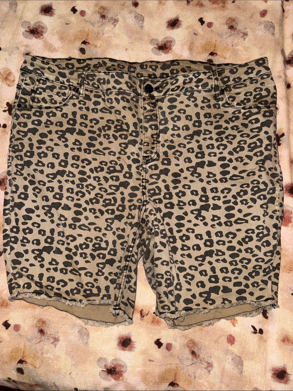 loralette Avenue Distressed Leopard Denim Shorts with Raw hem - Size 22